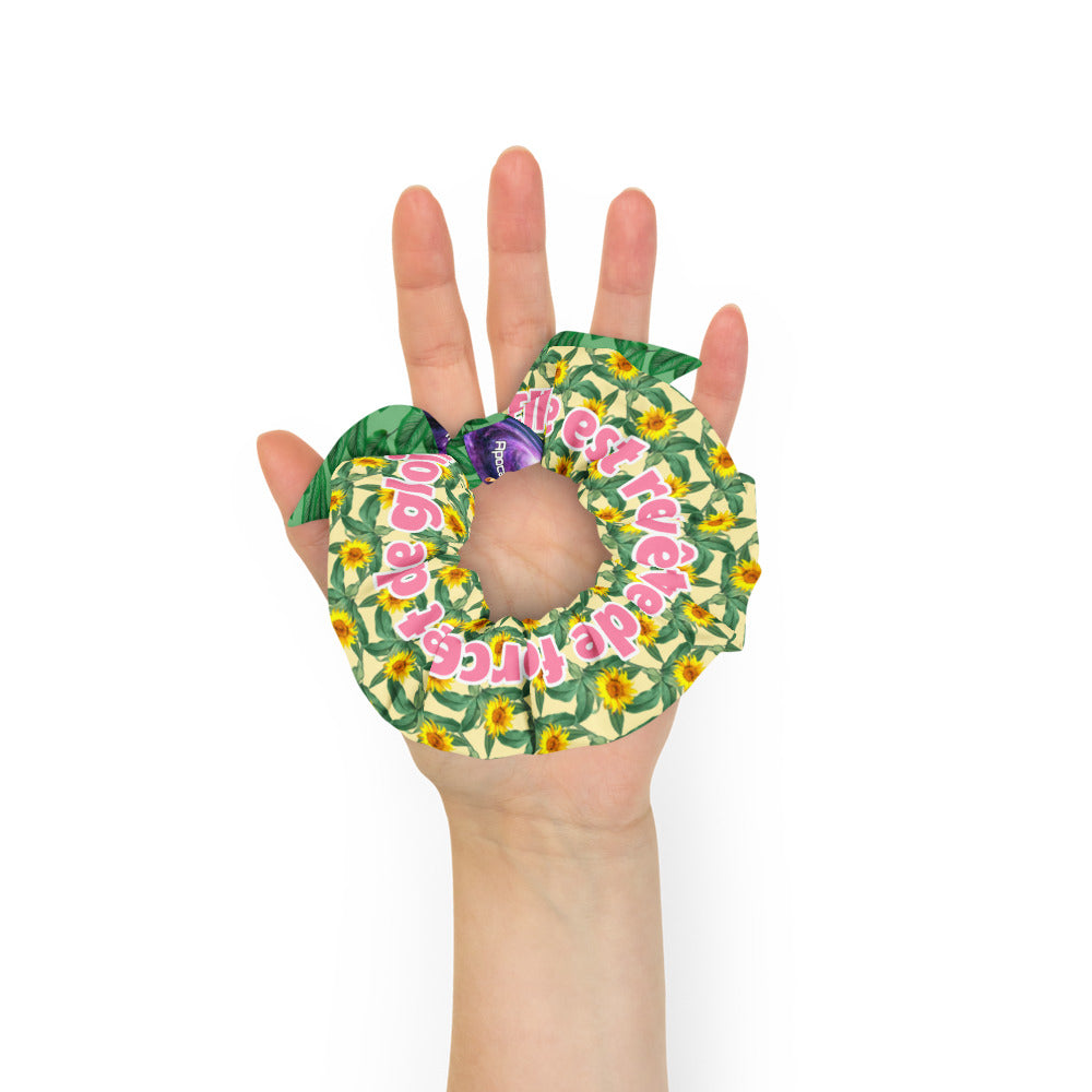 回收的寵兒 - 它塗有力和榮耀。她明智地張開嘴